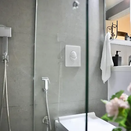 Daire The Centre Spot *