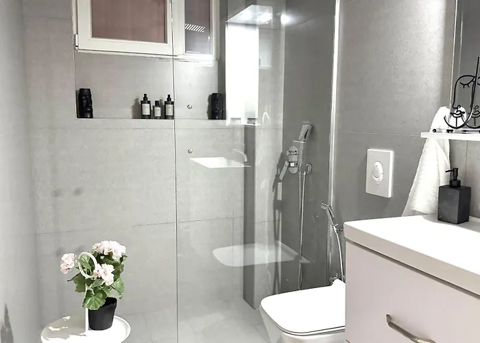 The Centre Spot * 地拉那